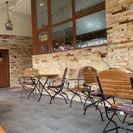פיטסטי Hotel Monte Carlo מראה חיצוני תמונה