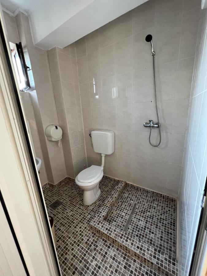 פיטסטי Hotel Monte Carlo מראה חיצוני תמונה