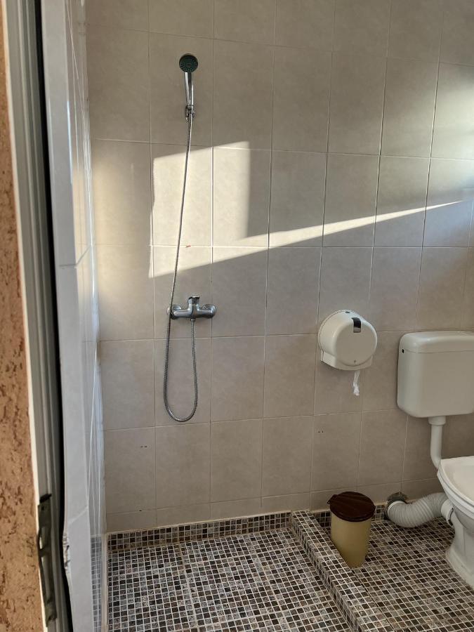 פיטסטי Hotel Monte Carlo מראה חיצוני תמונה